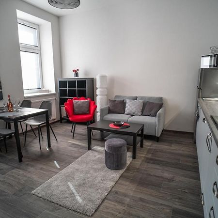 Apartmanovy Dum Sklipek Трутнов Екстериор снимка
