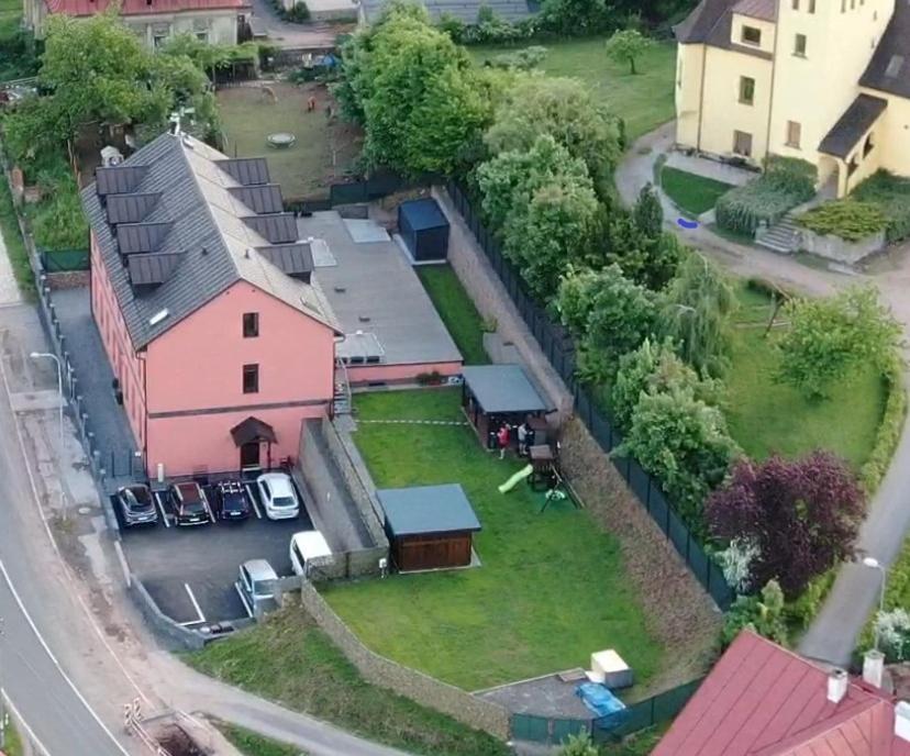 Apartmanovy Dum Sklipek Трутнов Екстериор снимка
