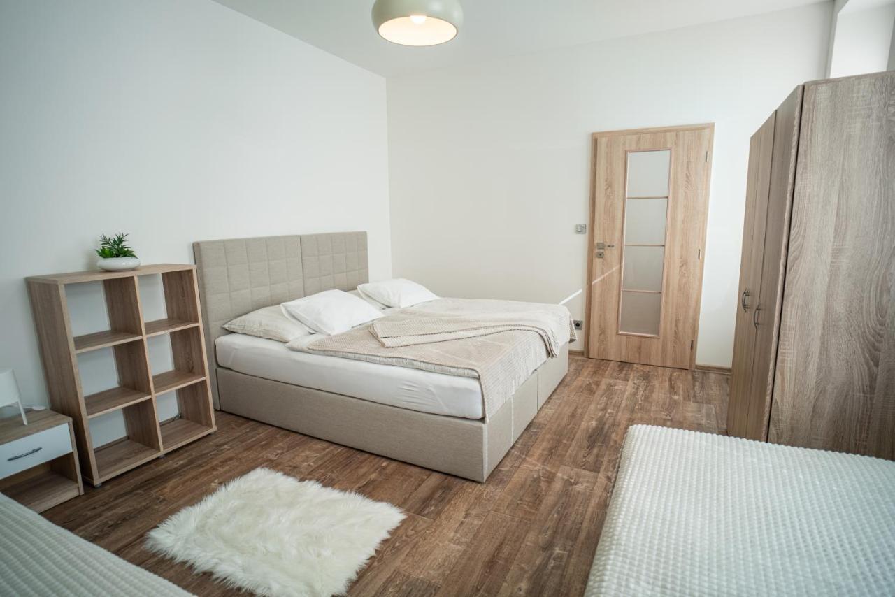 Apartmanovy Dum Sklipek Трутнов Екстериор снимка