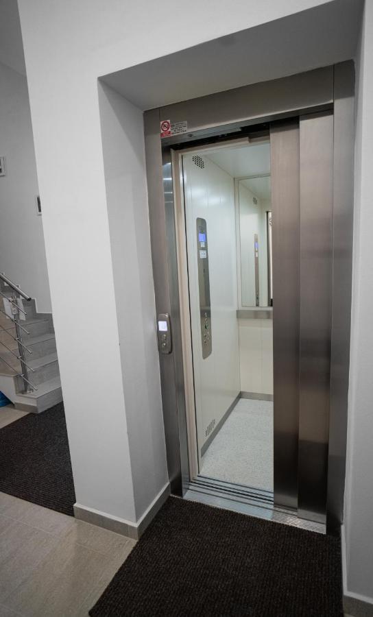 Apartmanovy Dum Sklipek Трутнов Екстериор снимка