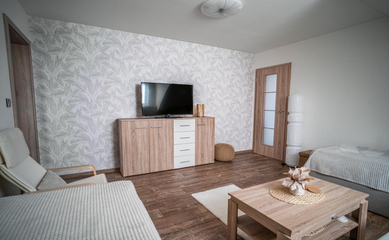 Apartmanovy Dum Sklipek Трутнов Екстериор снимка