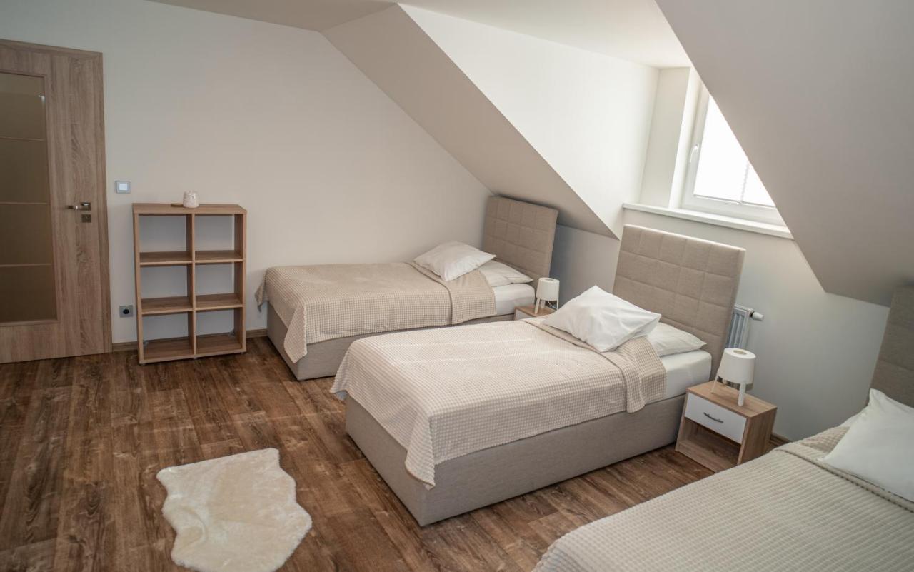 Apartmanovy Dum Sklipek Трутнов Екстериор снимка