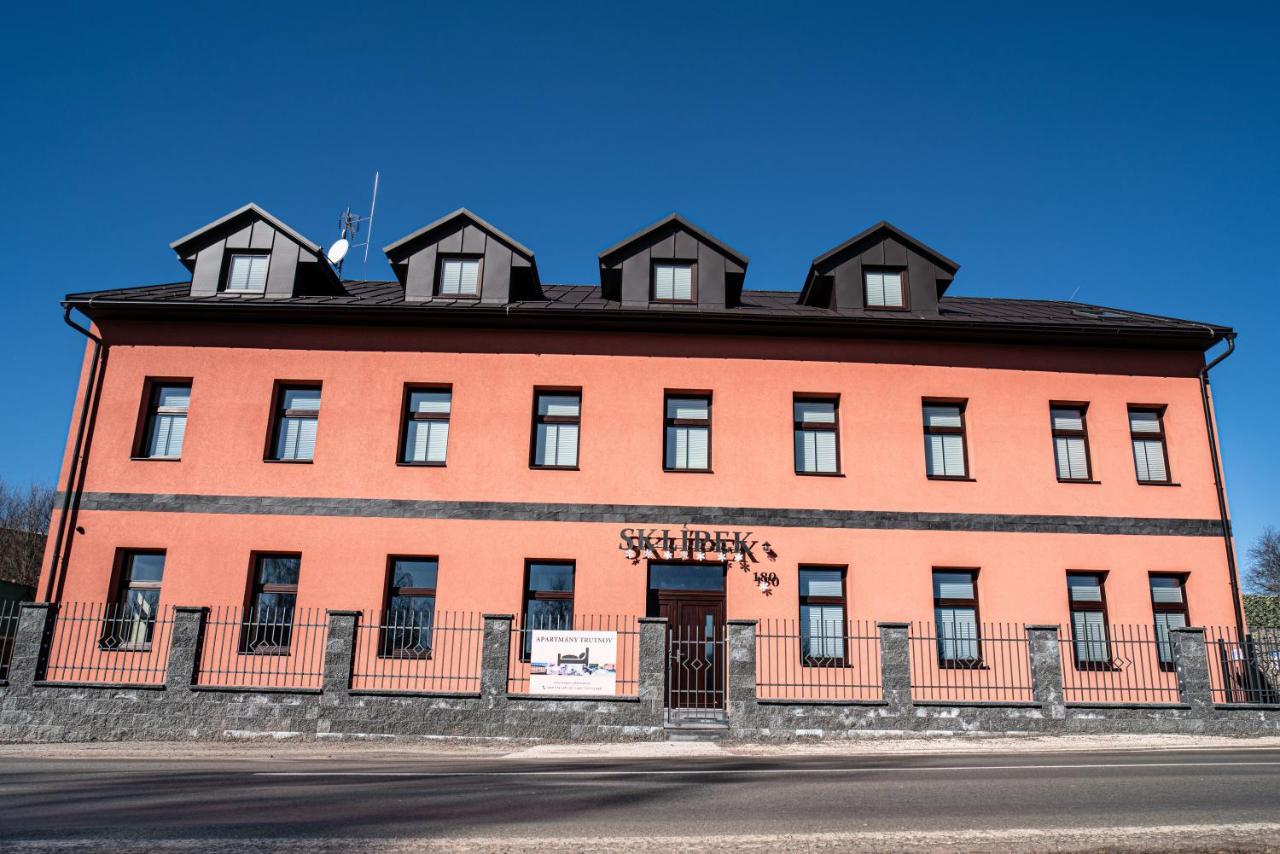 Apartmanovy Dum Sklipek Трутнов Екстериор снимка