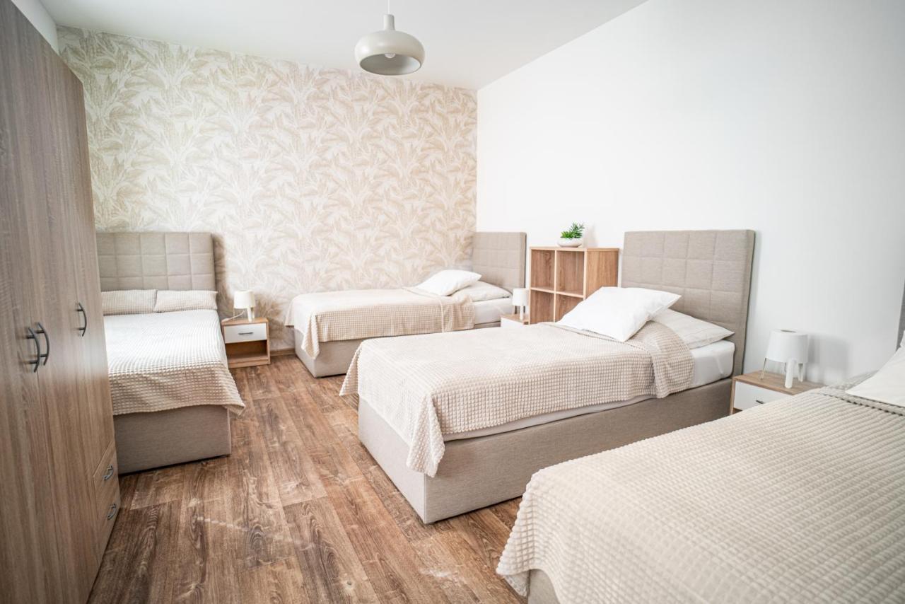 Apartmanovy Dum Sklipek Трутнов Екстериор снимка