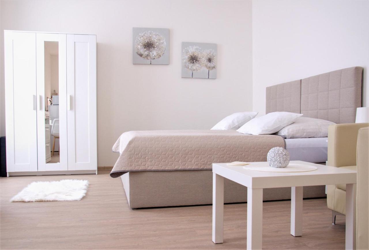 Apartmanovy Dum Sklipek Трутнов Екстериор снимка