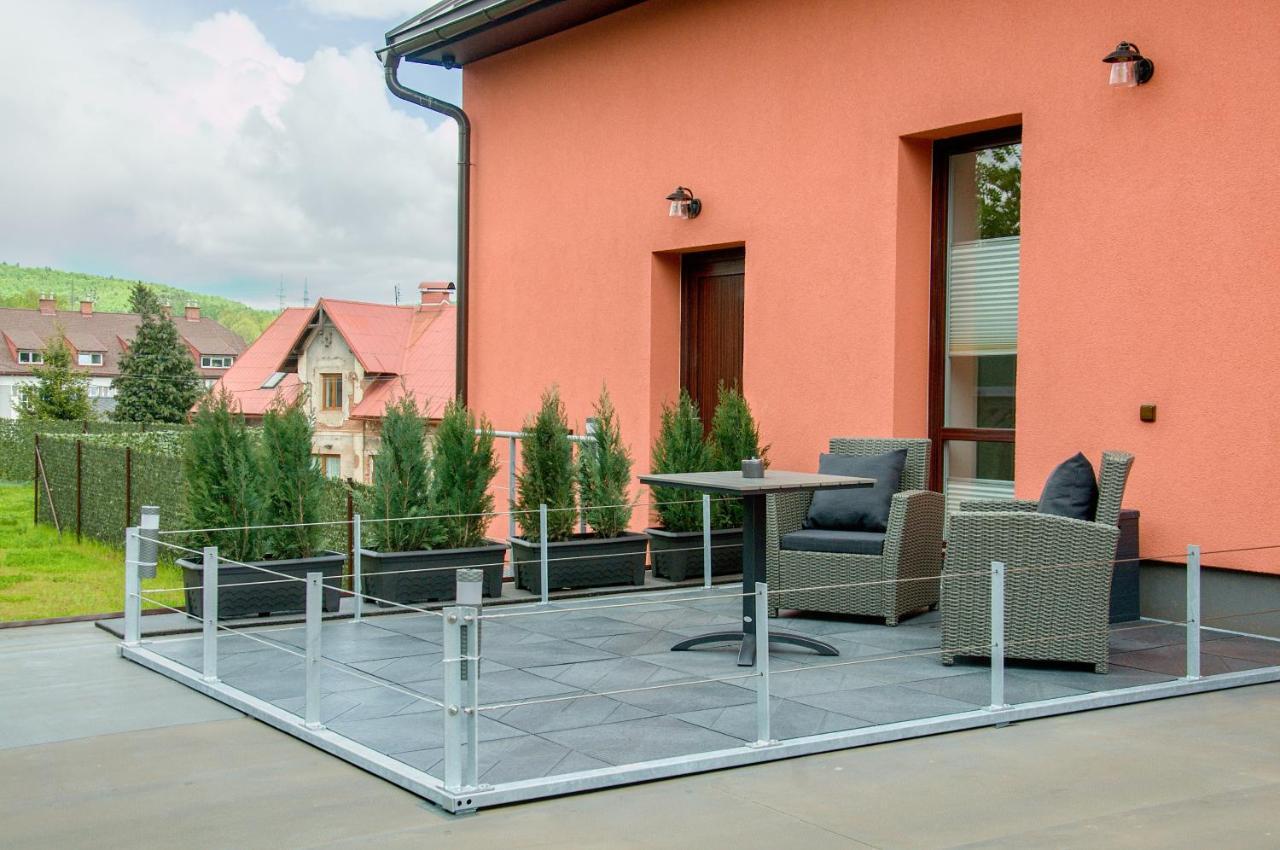 Apartmanovy Dum Sklipek Трутнов Екстериор снимка