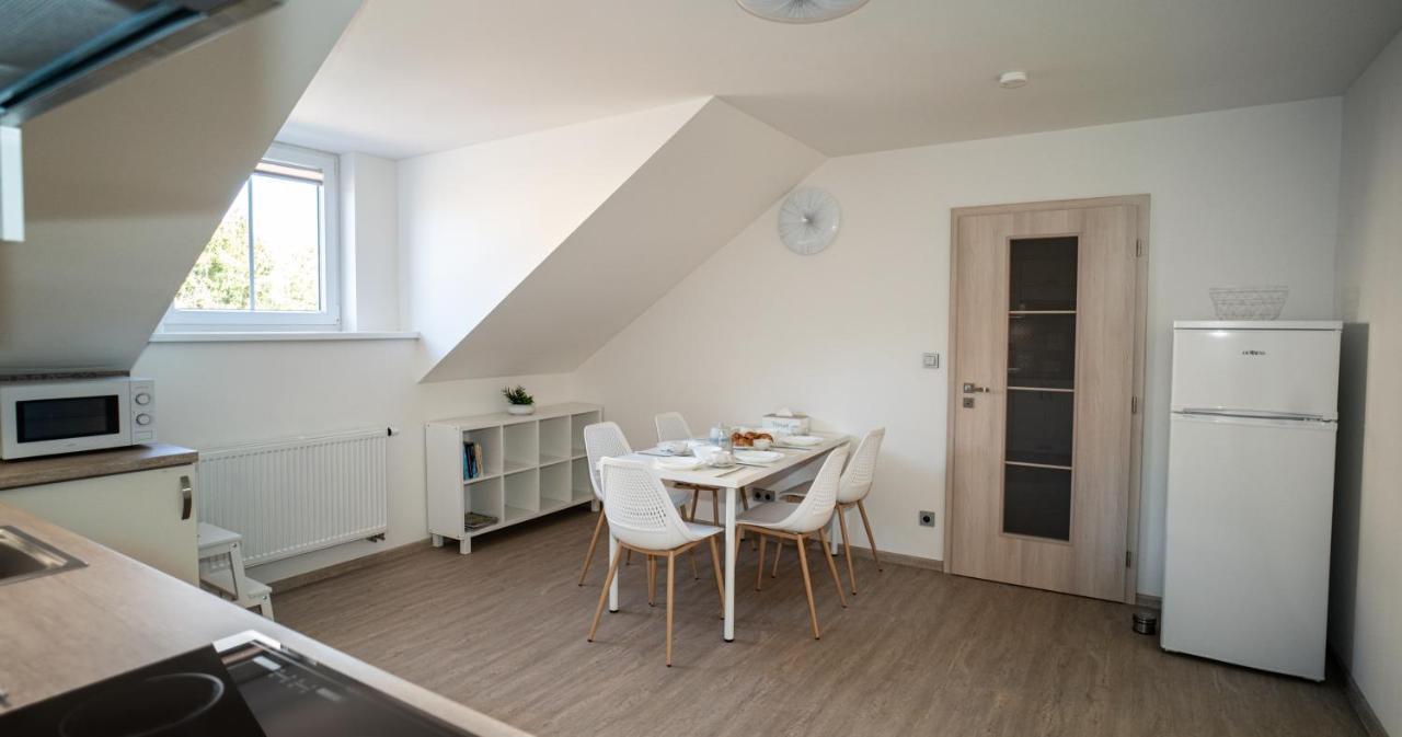 Apartmanovy Dum Sklipek Трутнов Екстериор снимка