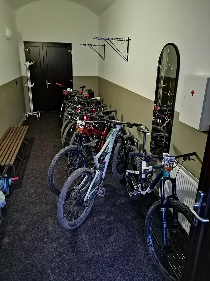 Apartmanovy Dum Sklipek Трутнов Екстериор снимка
