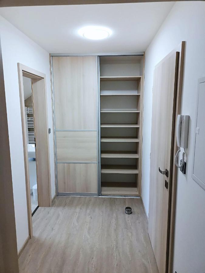 Apartmanovy Dum Sklipek Трутнов Екстериор снимка