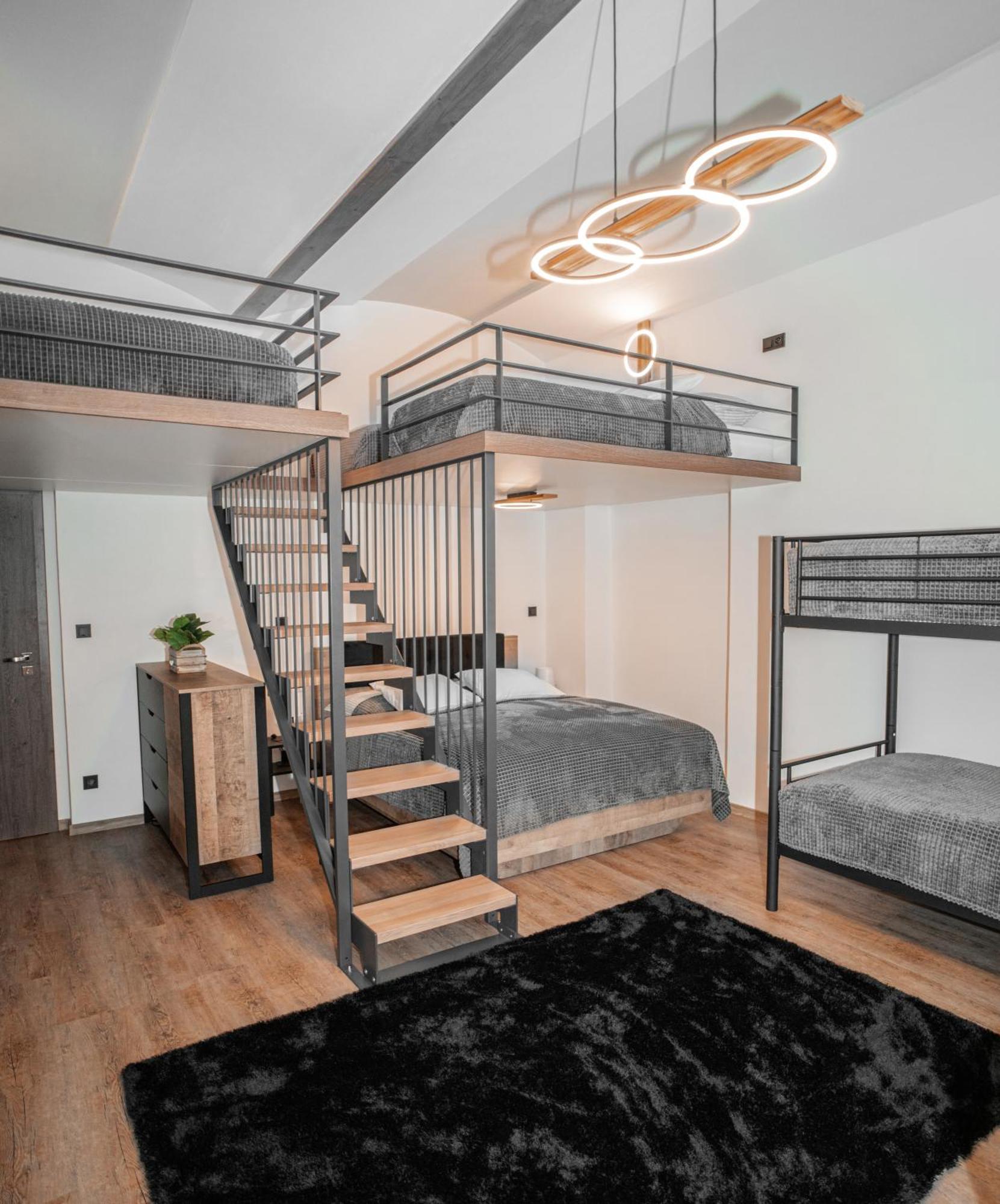 Apartmanovy Dum Sklipek Трутнов Екстериор снимка